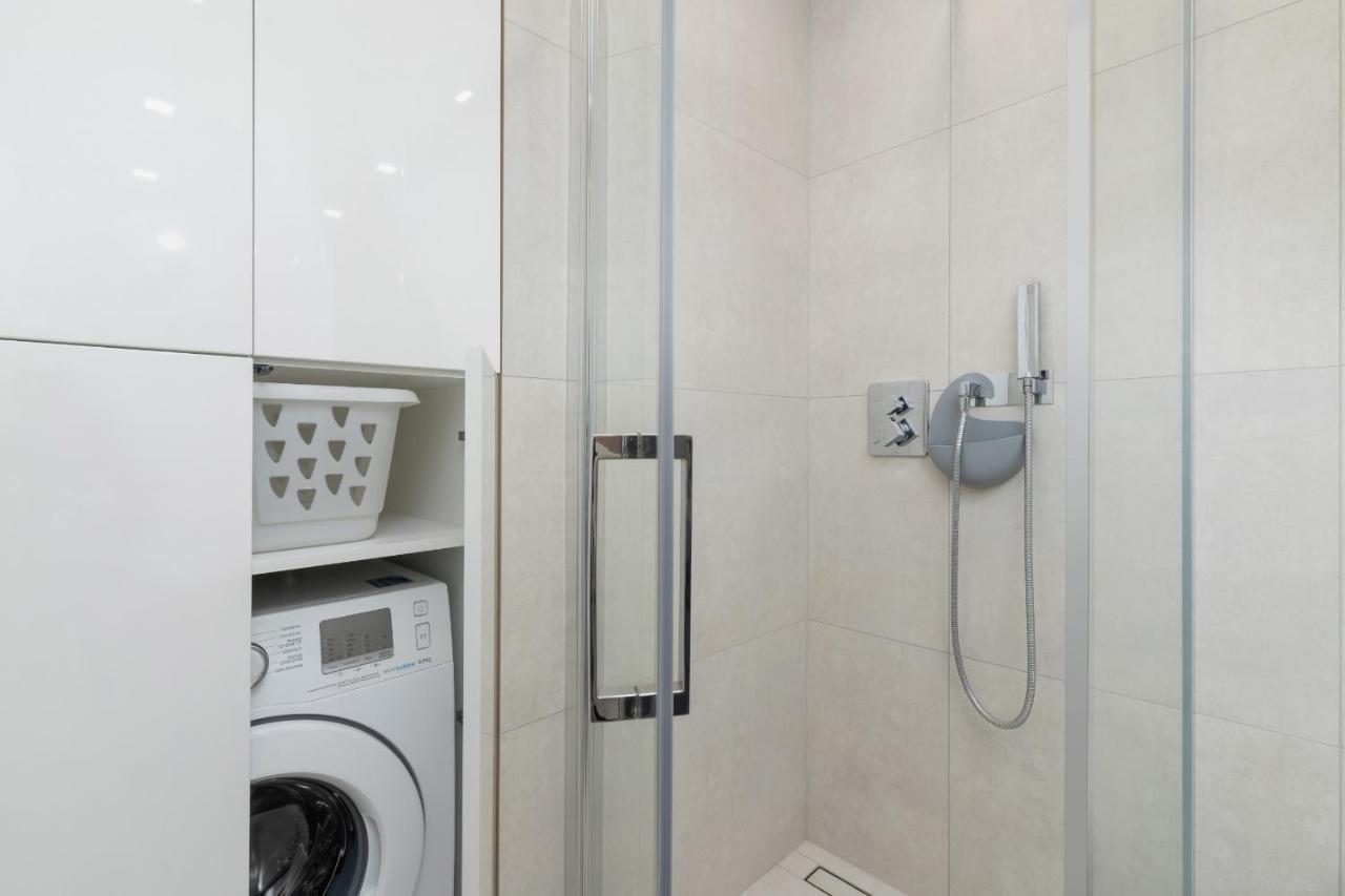 City Centre & Modern Quiet Apartment With Parking By Renters Prestige Krakau Exterior foto